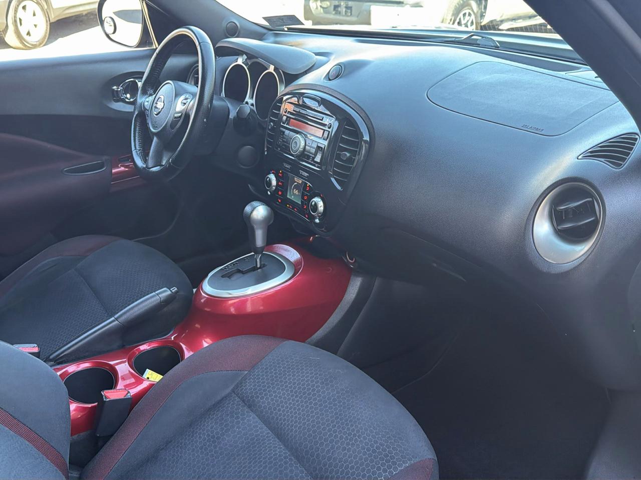 Nissan Juke 5dr Wgn CVT SV AWD 2012