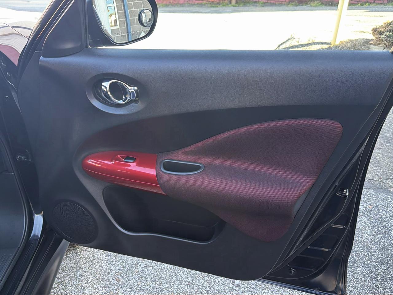 Nissan Juke 5dr Wgn CVT SV AWD 2012