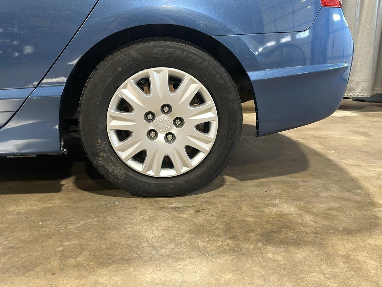 Honda Civic DX-VP Sedan 5-Speed AT 2010