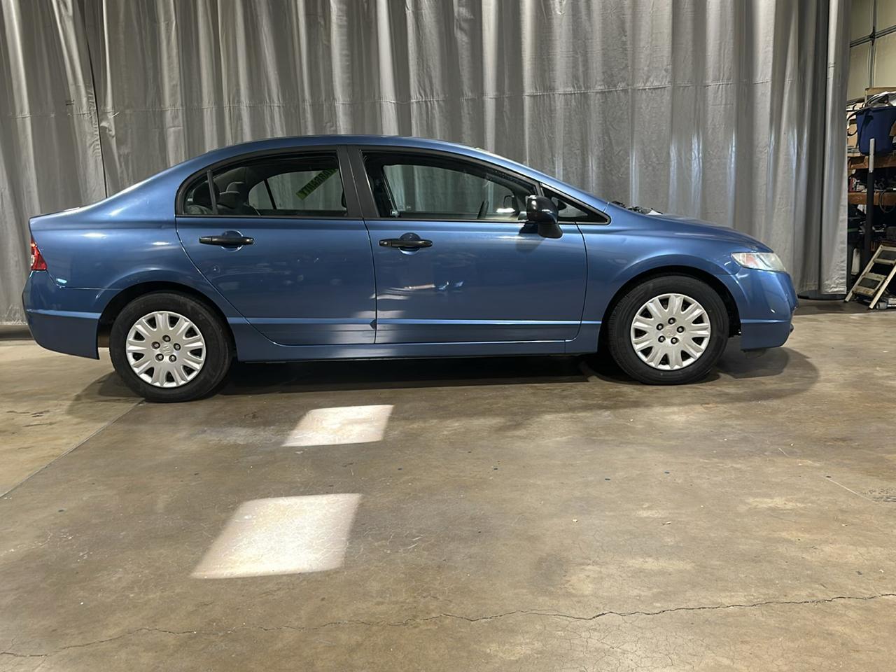 Honda Civic DX-VP Sedan 5-Speed AT 2010