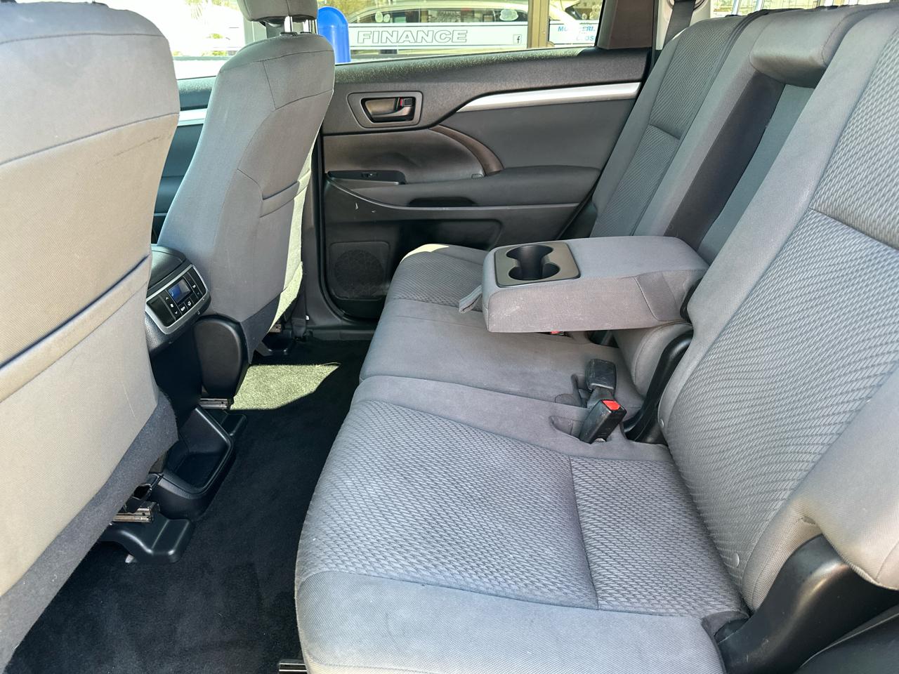 Toyota Highlander LE FWD I4 2015