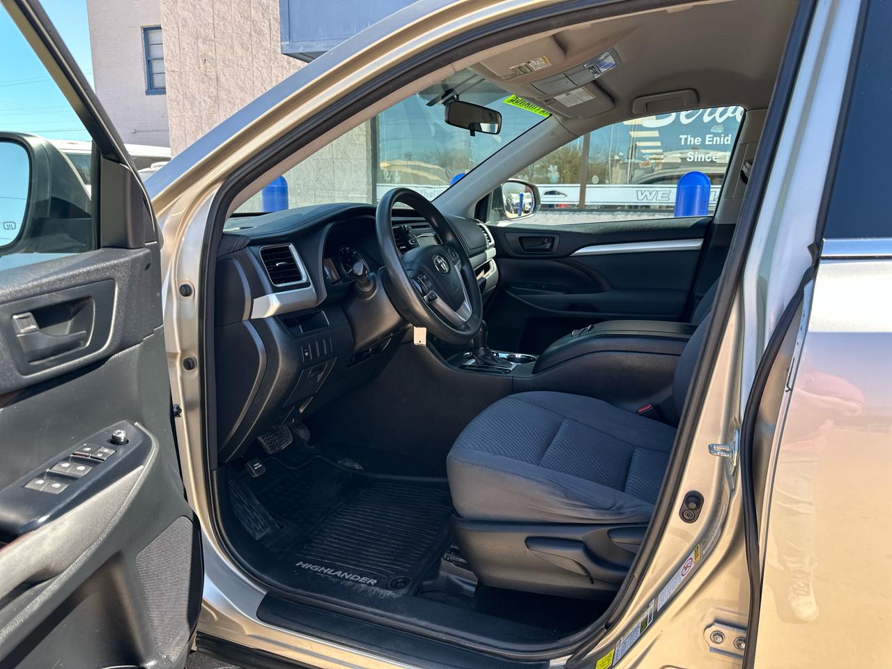 Toyota Highlander LE FWD I4 2015