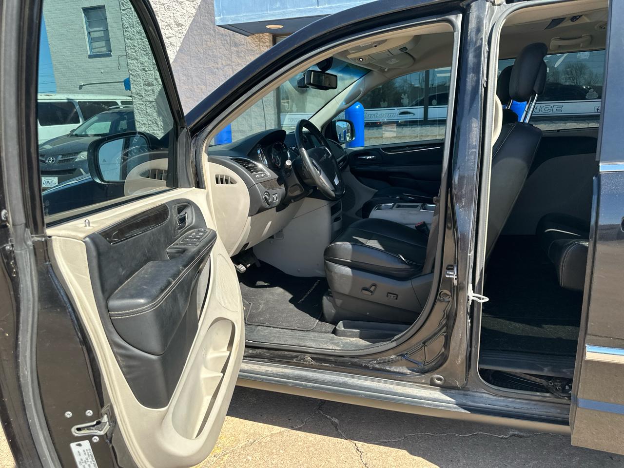 Chrysler Town & Country Touring-L 2015