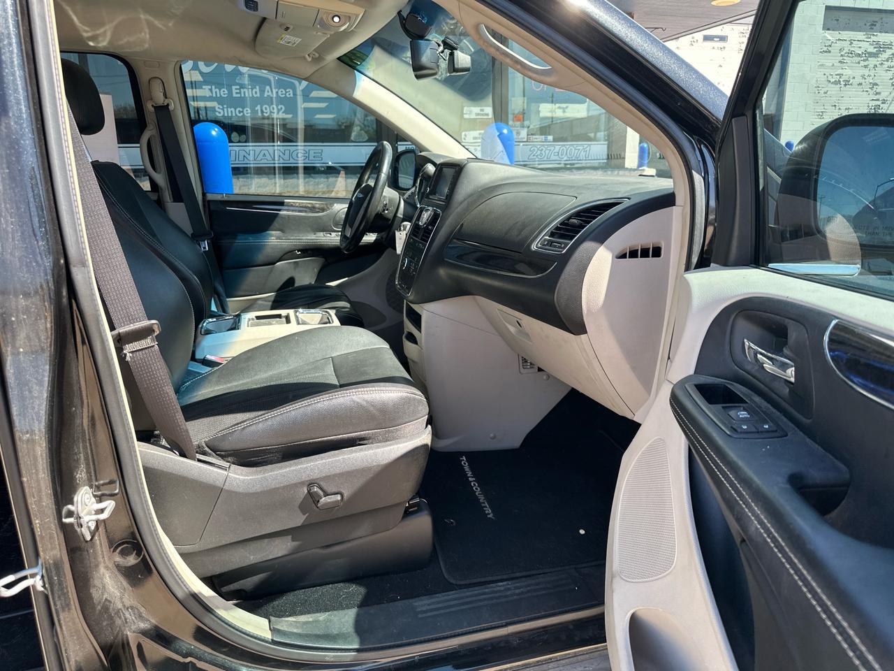 Chrysler Town & Country Touring-L 2015