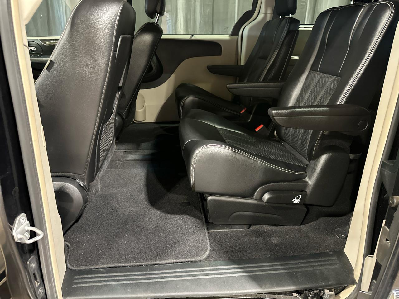 Chrysler Town & Country Touring-L 2015