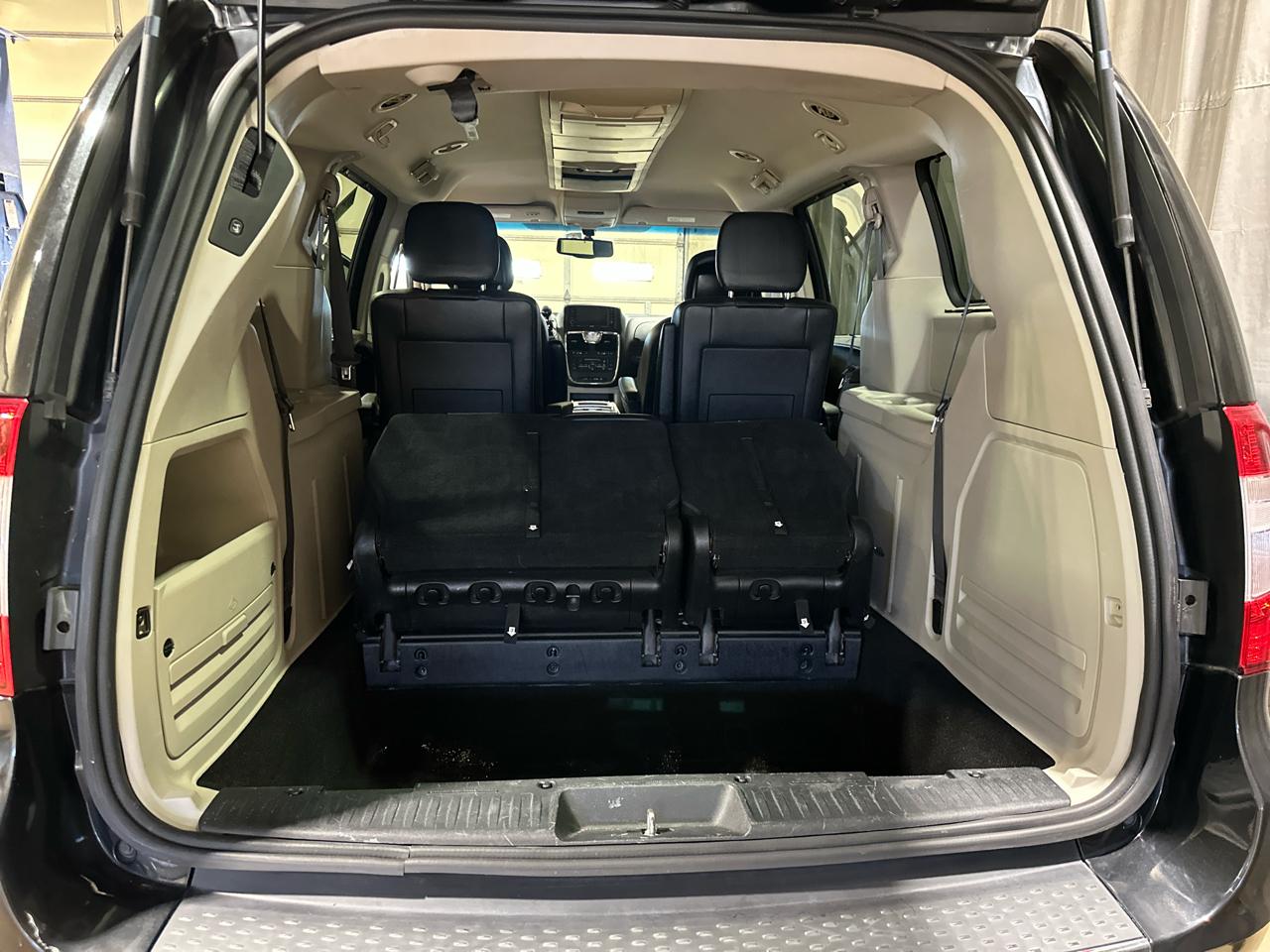 Chrysler Town & Country Touring-L 2015