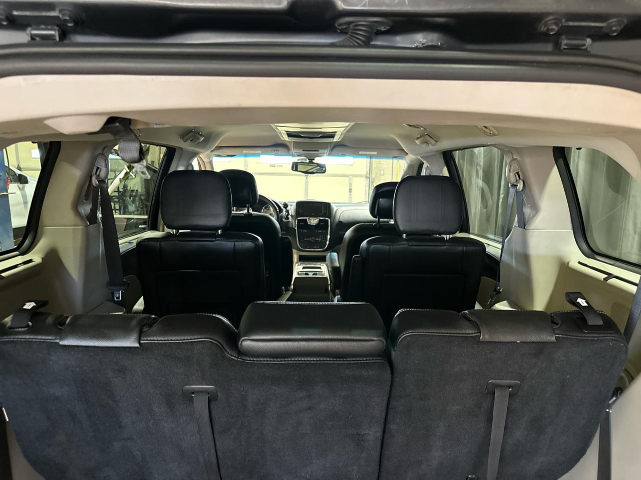 Chrysler Town & Country Touring-L 2015