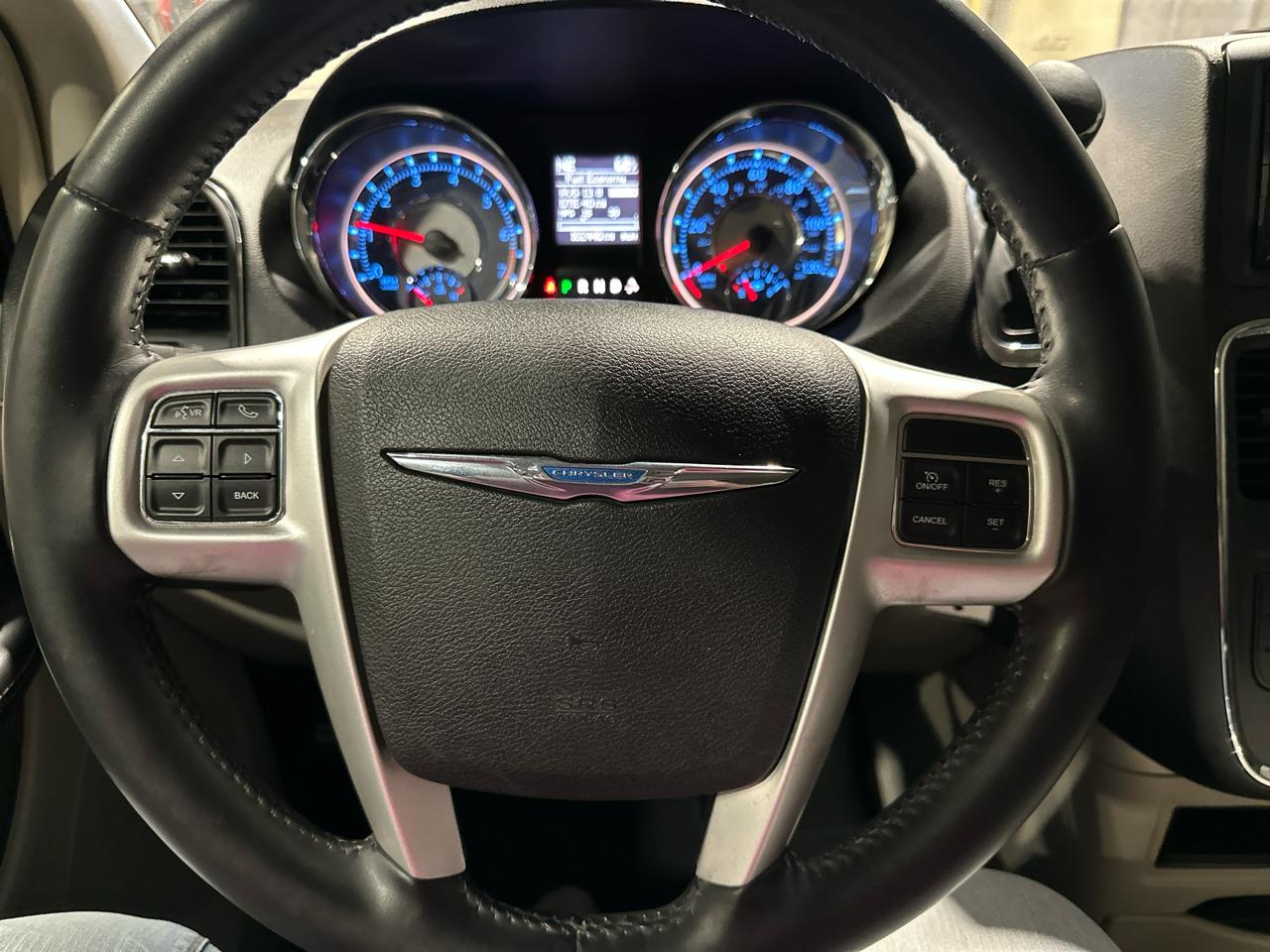 Chrysler Town & Country Touring-L 2015