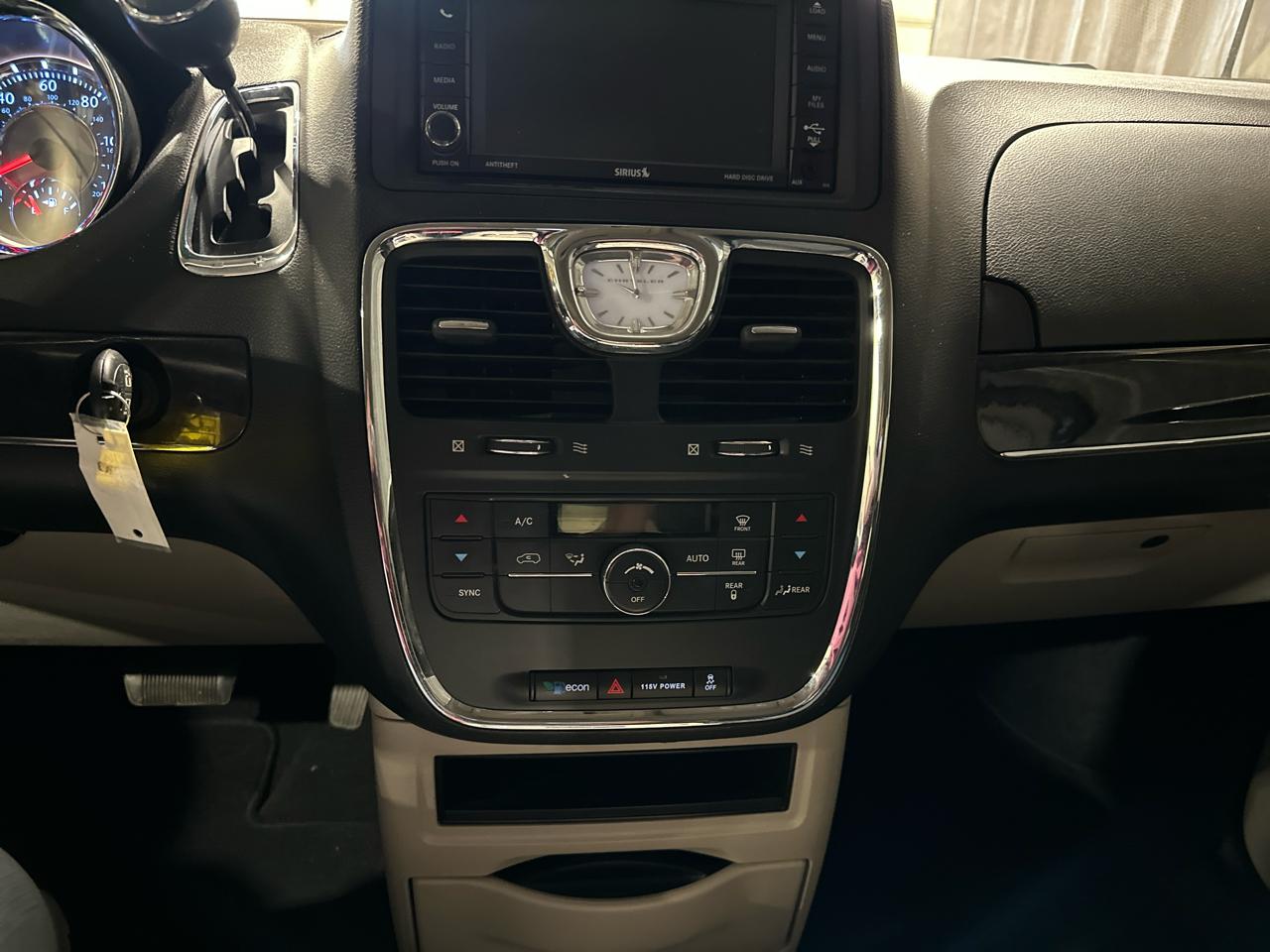 Chrysler Town & Country Touring-L 2015