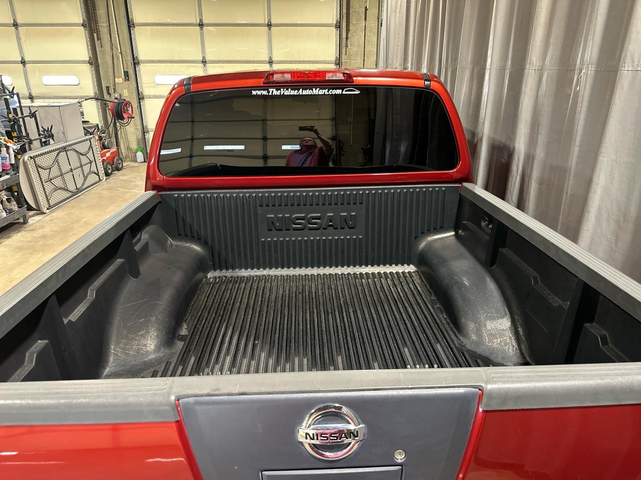 Nissan Frontier SL Crew Cab 4WD 2012