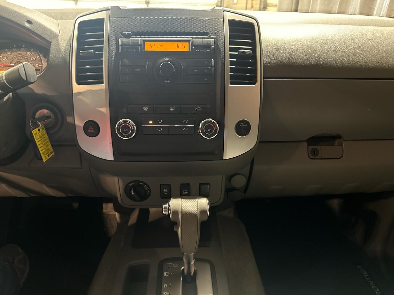 Nissan Frontier SL Crew Cab 4WD 2012