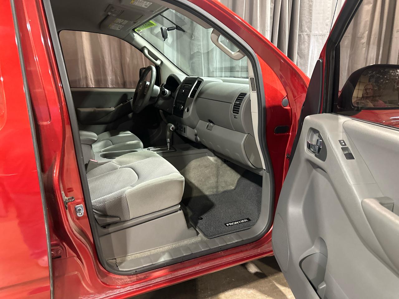 Nissan Frontier SL Crew Cab 4WD 2012