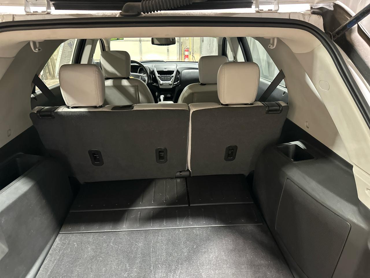 Chevrolet Equinox LS 2WD 2012