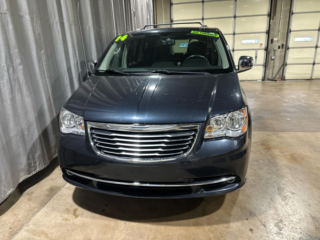 Chrysler Town & Country Touring-L 2014