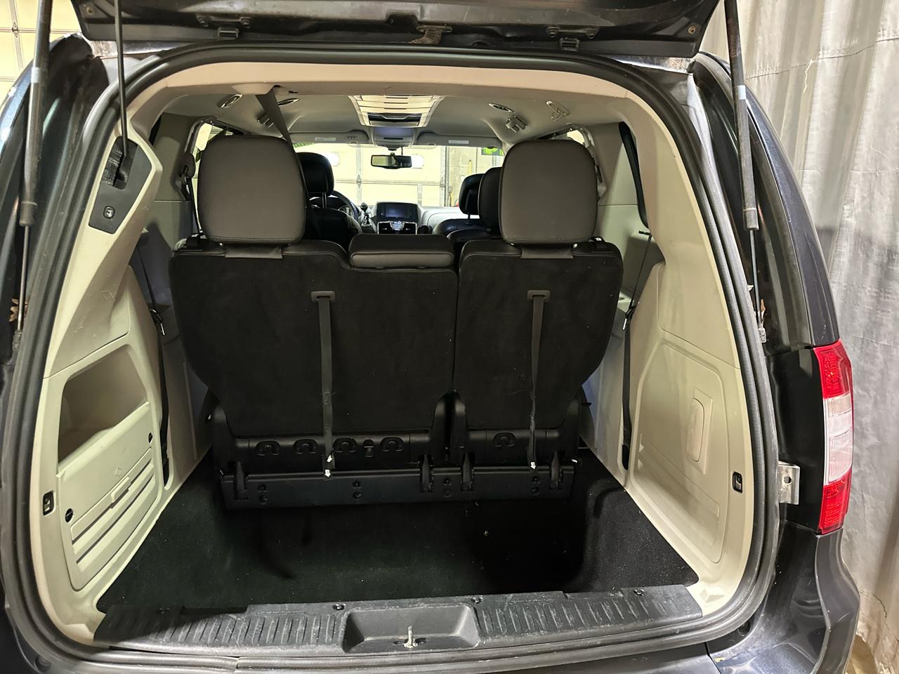 Chrysler Town & Country Touring-L 2014