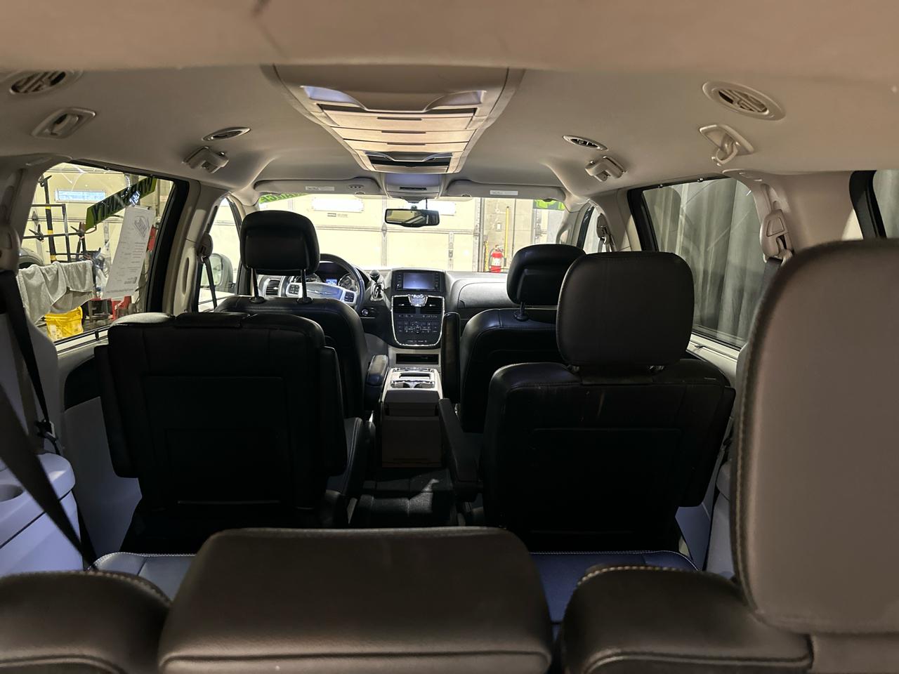 Chrysler Town & Country Touring-L 2014