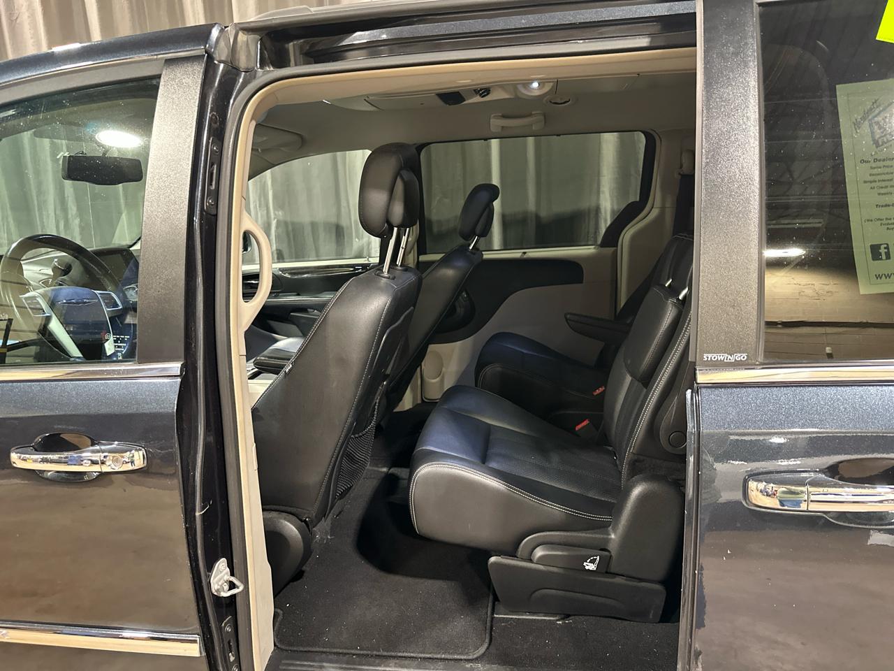 Chrysler Town & Country Touring-L 2014