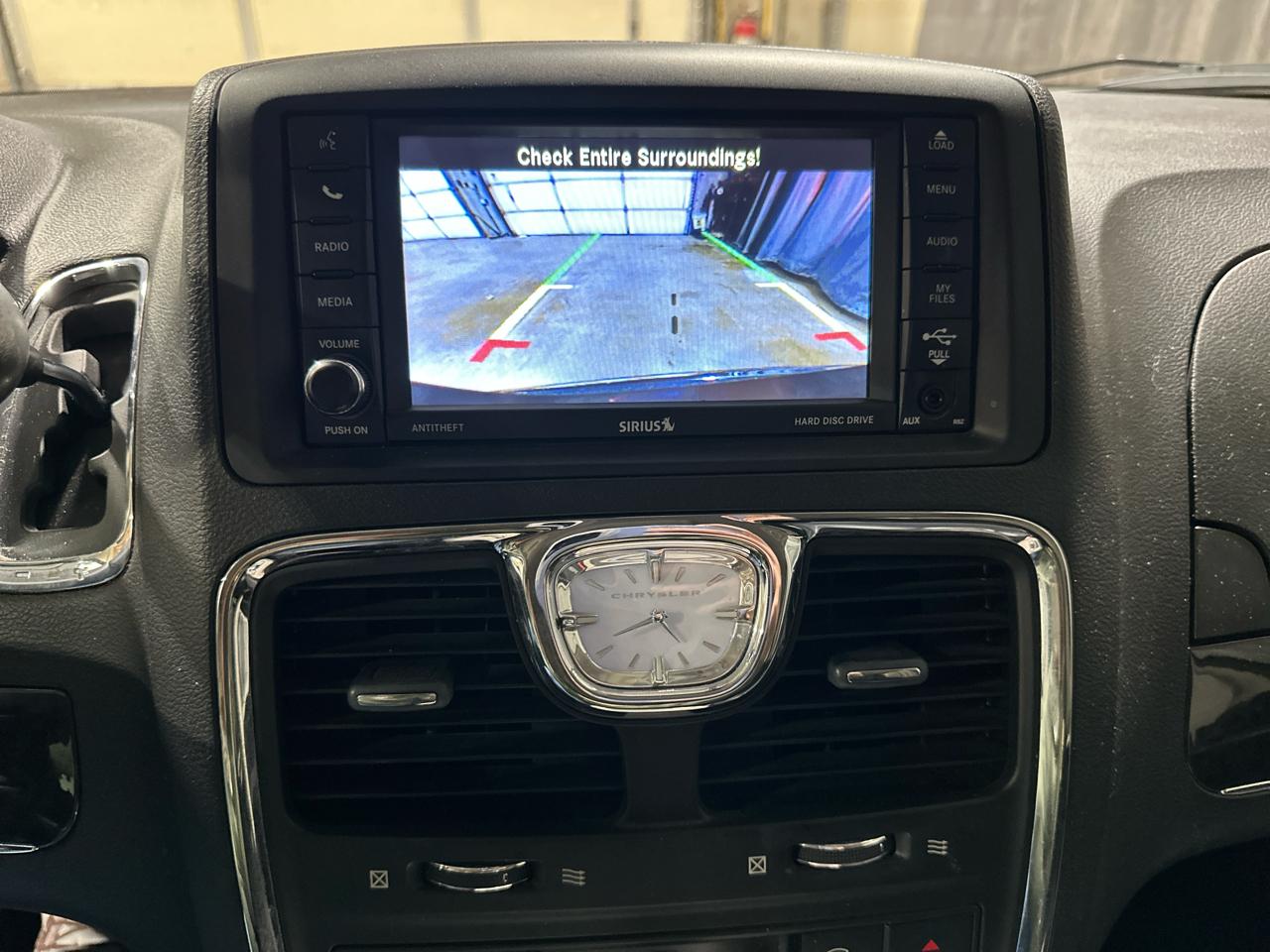 Chrysler Town & Country Touring-L 2014