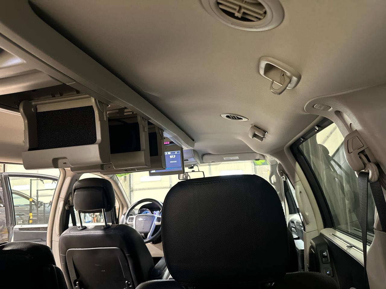 Chrysler Town & Country Touring-L 2014