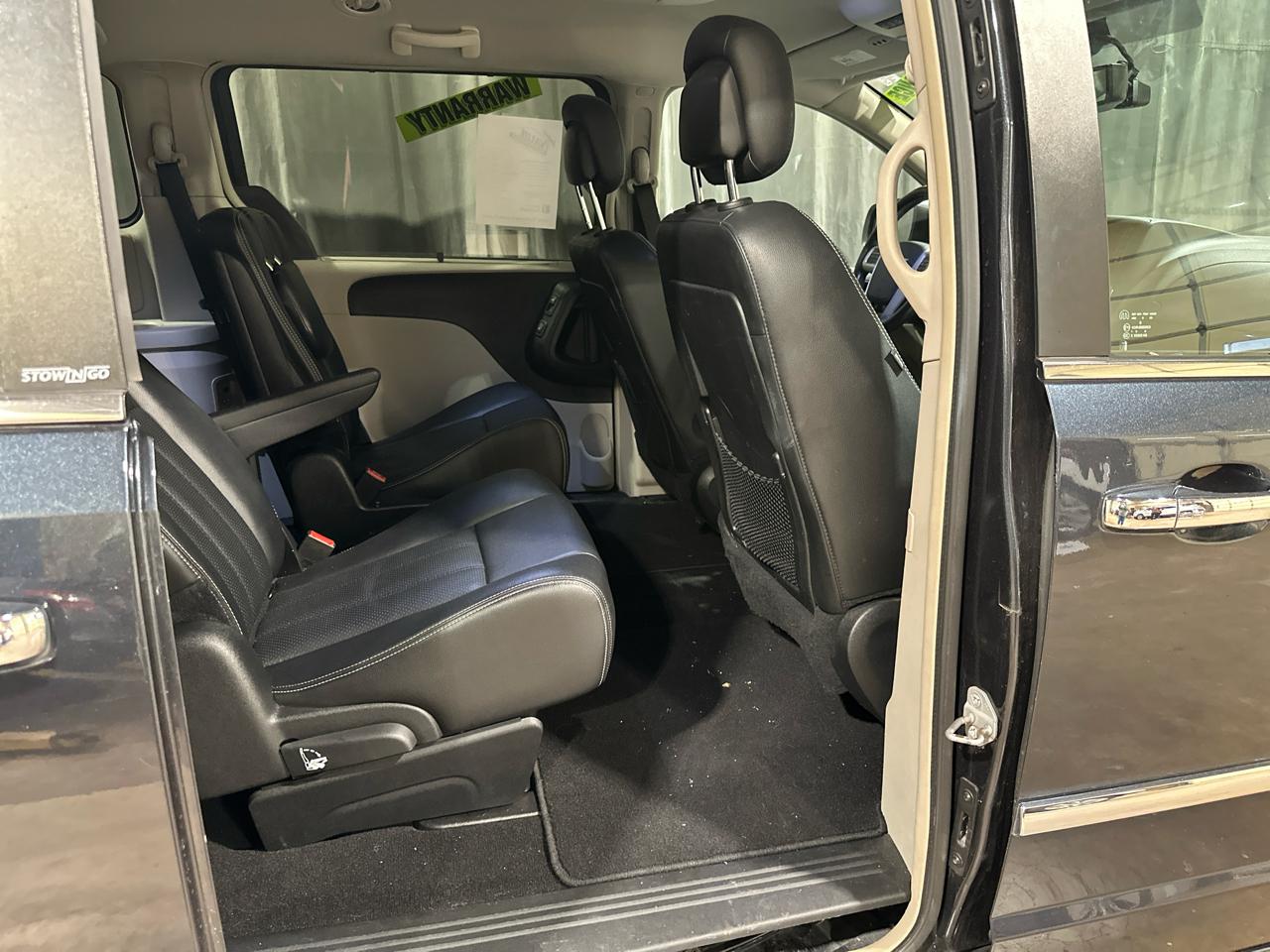 Chrysler Town & Country Touring-L 2014