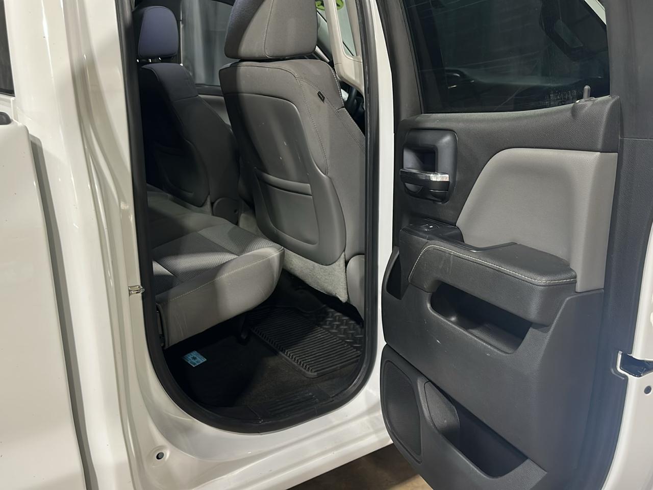 Chevrolet Silverado 1500 2WD Crew Cab 153.0" LS 2015
