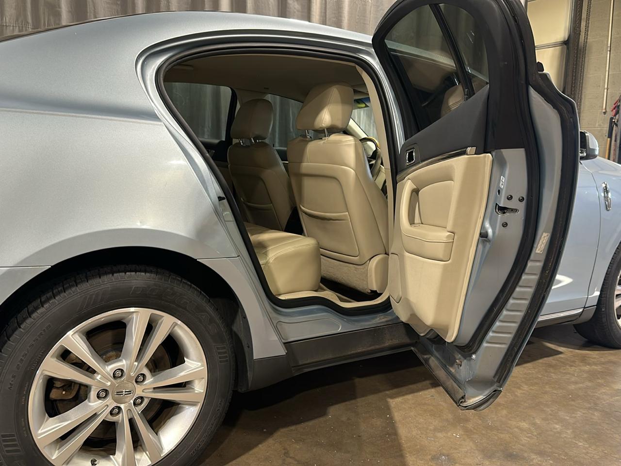 Lincoln MKS FWD 2009