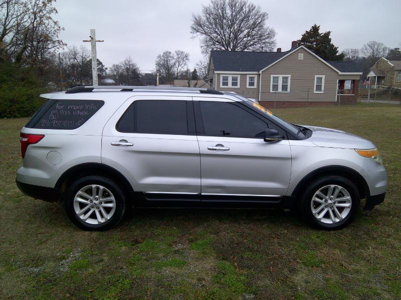 Ford Explorer XLT FWD 2012