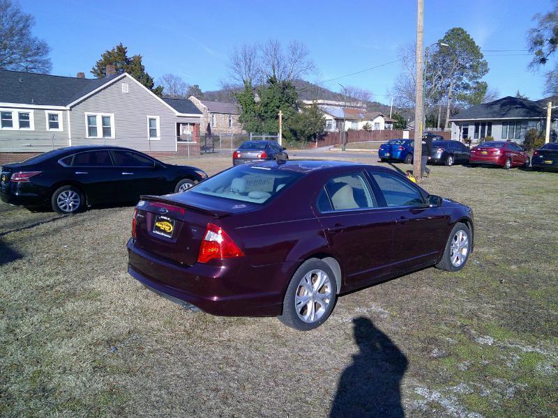 Ford Fusion SE 2012