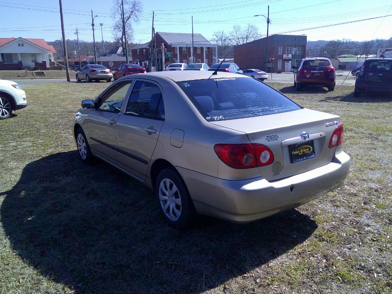 Toyota Corolla CE 2005