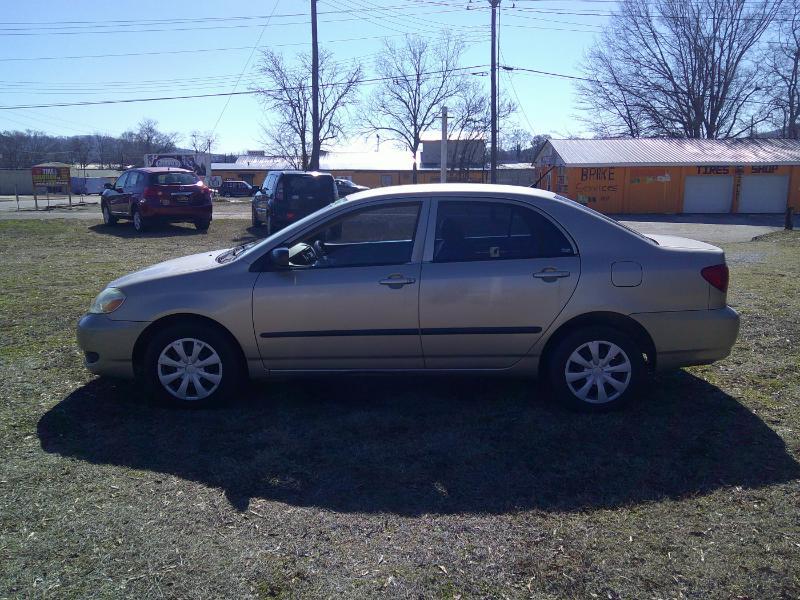 Toyota Corolla CE 2005