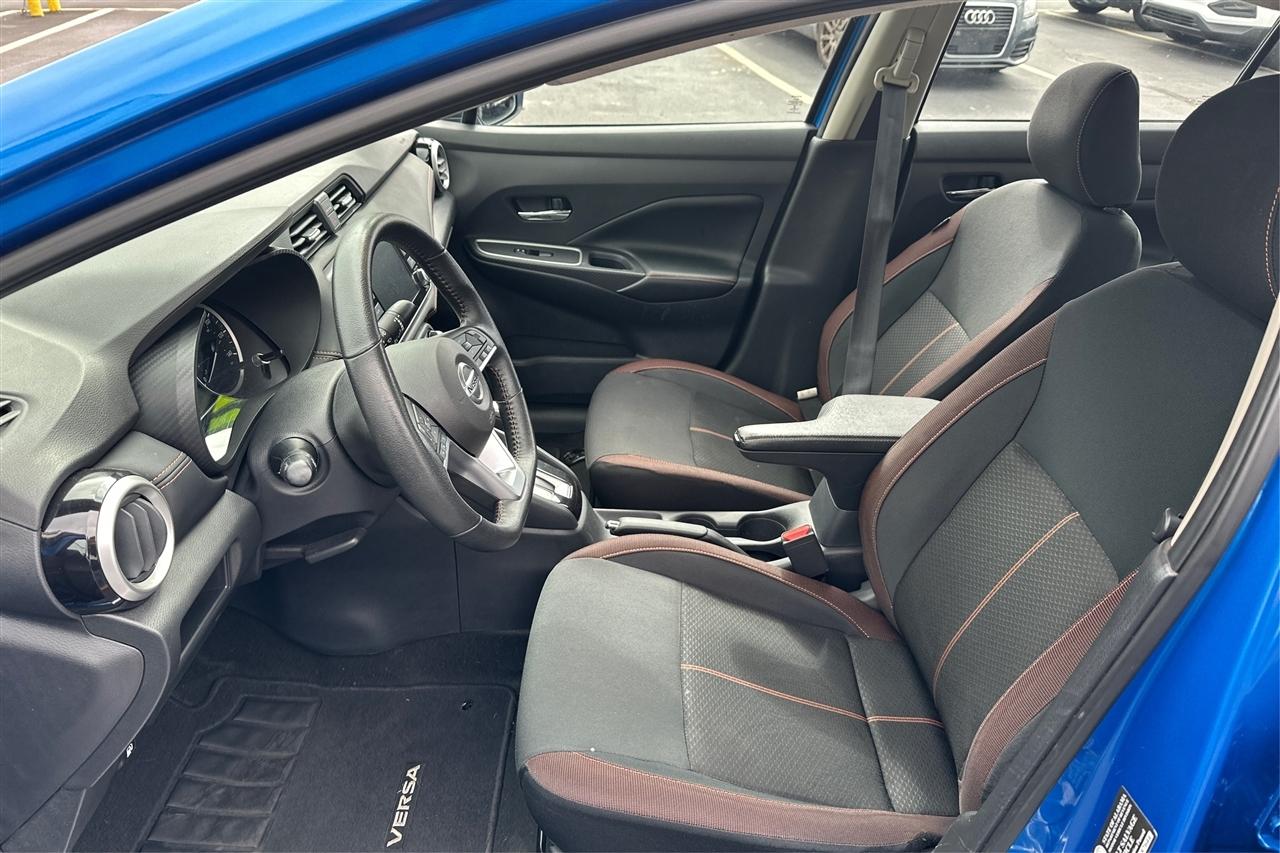 Nissan Versa SR CVT 2021