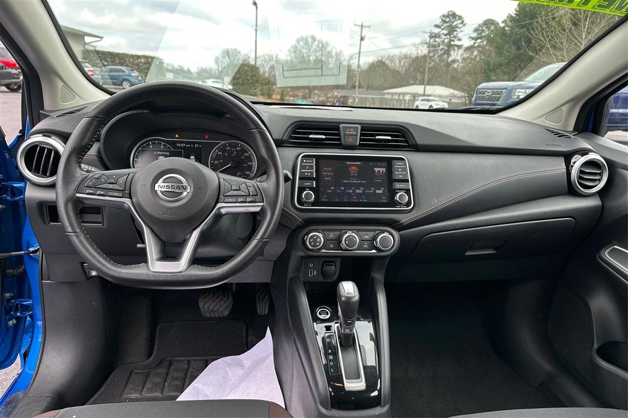 Nissan Versa SR CVT 2021