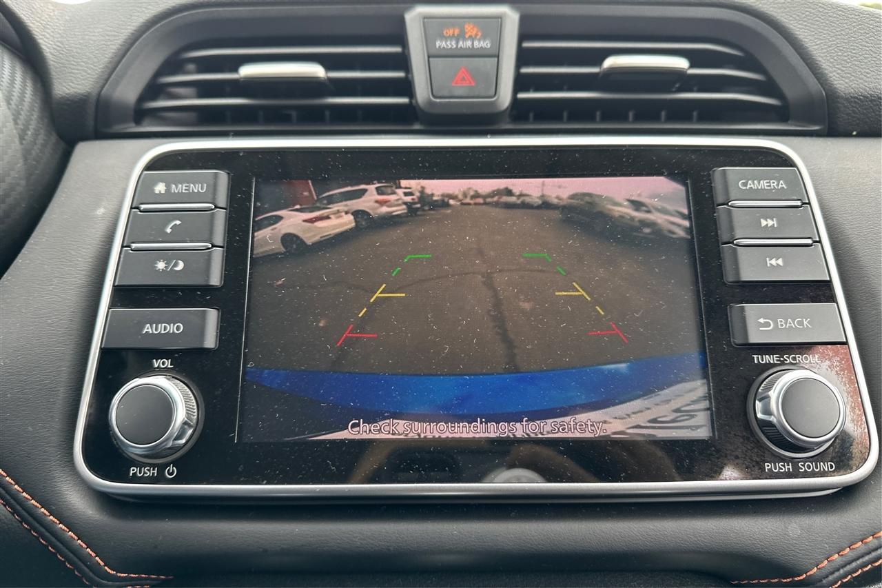 Nissan Versa SR CVT 2021