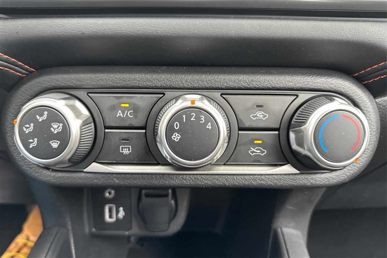 Nissan Versa SR CVT 2021