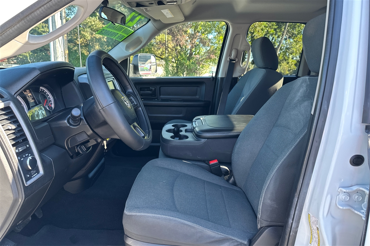 RAM 1500 Classic Tradesman 4x2 Quad Cab 6'4" Box 2022 RAM 1500 Classic Tradesman 4x2 Quad Cab 6'4" Box 2022