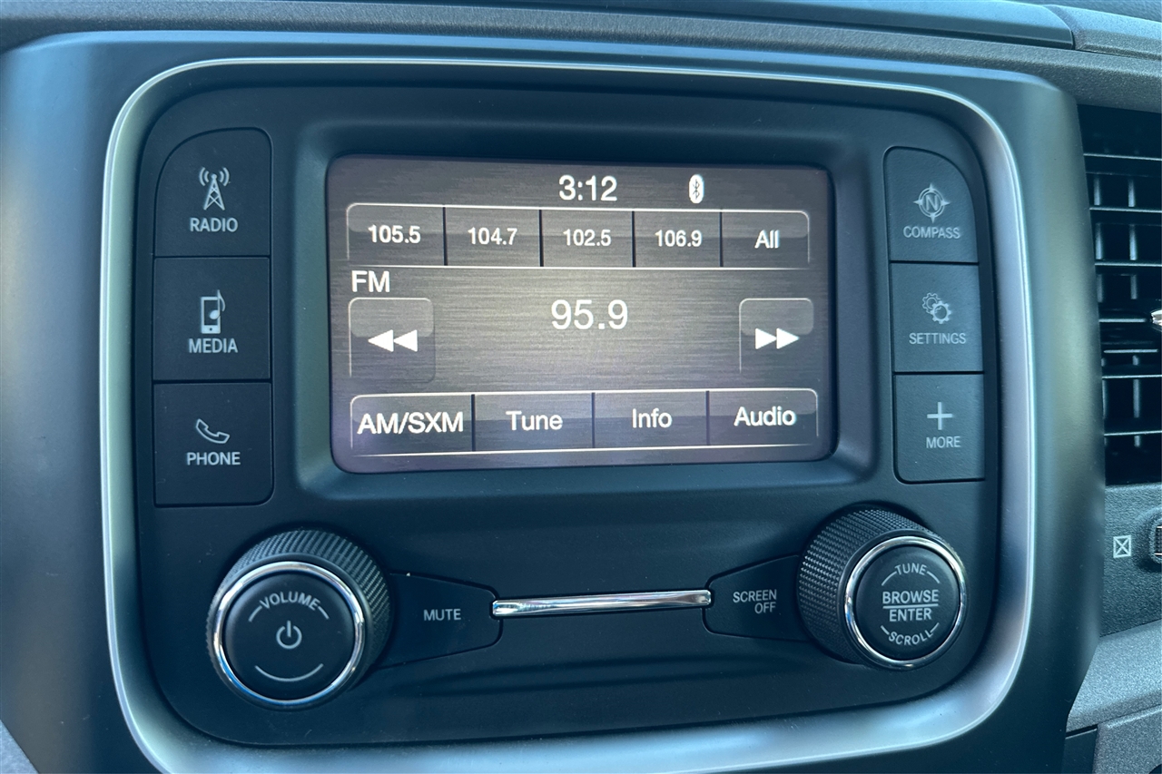 RAM 1500 Classic Tradesman 4x2 Quad Cab 6'4" Box 2022 RAM 1500 Classic Tradesman 4x2 Quad Cab 6'4" Box 2022