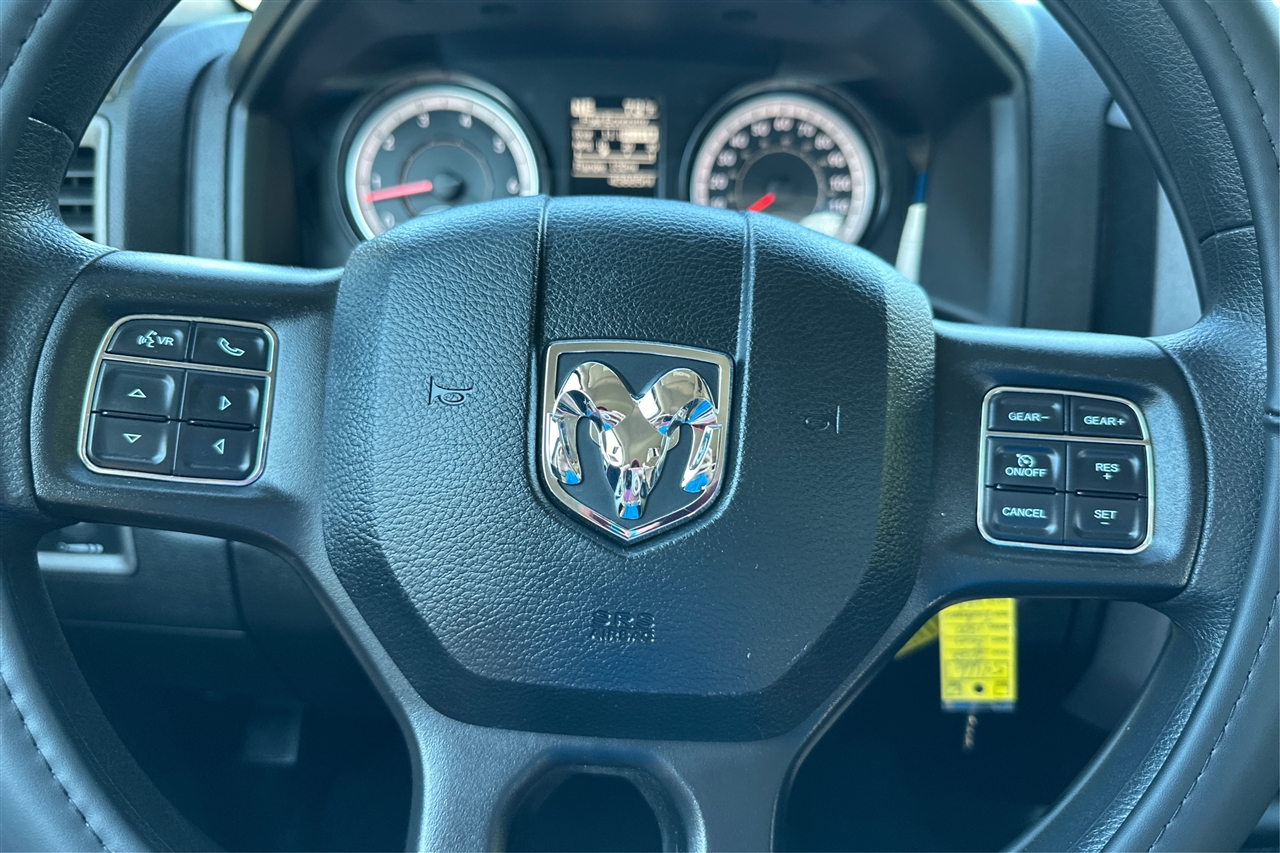 RAM 1500 Classic Tradesman 4x2 Quad Cab 6'4" Box 2022 RAM 1500 Classic Tradesman 4x2 Quad Cab 6'4" Box 2022