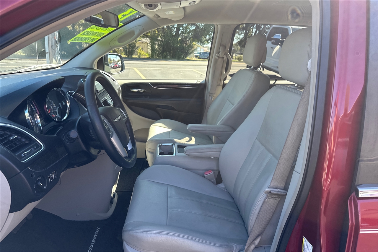 Chrysler Town & Country 4dr Wgn Touring 2013 Chrysler Town & Country 4dr Wgn Touring 2013