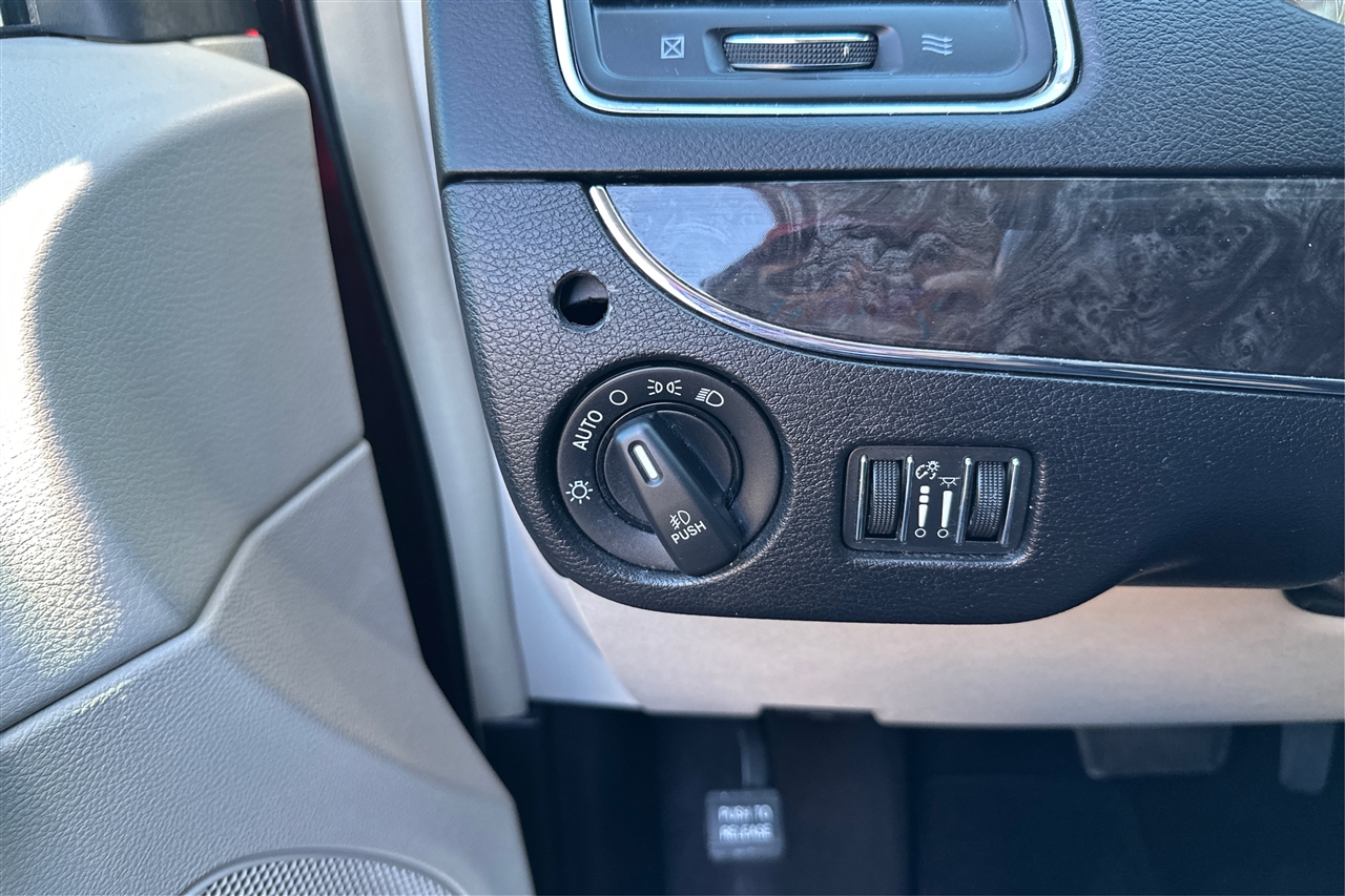 Chrysler Town & Country 4dr Wgn Touring 2013 Chrysler Town & Country 4dr Wgn Touring 2013