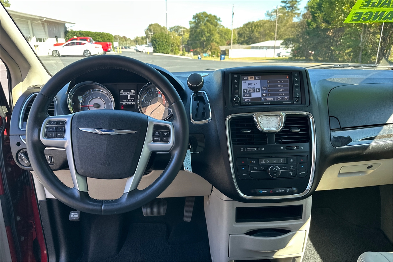 Chrysler Town & Country 4dr Wgn Touring 2013 Chrysler Town & Country 4dr Wgn Touring 2013