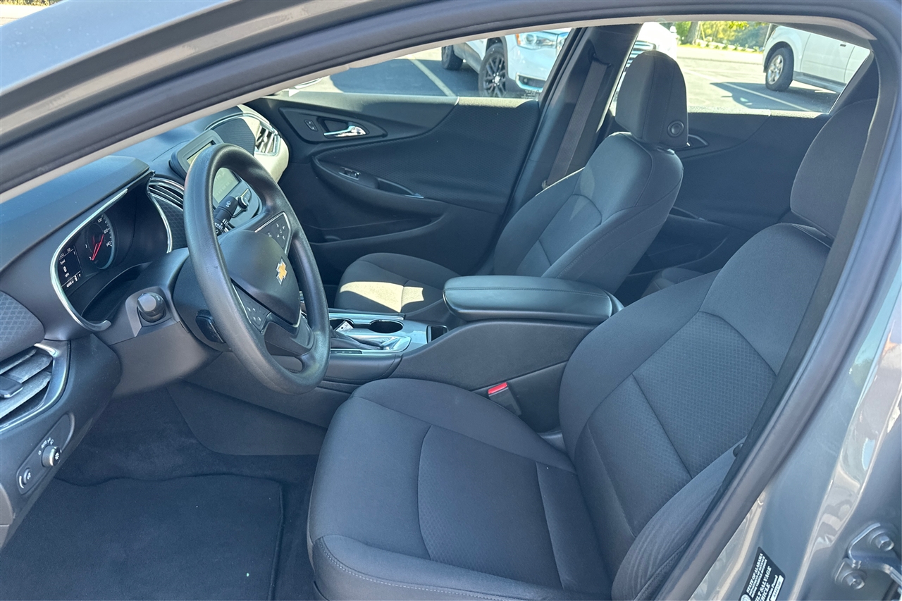 Chevrolet Malibu 4dr Sdn LT w/1LT 2018 Chevrolet Malibu 4dr Sdn LT w/1LT 2018