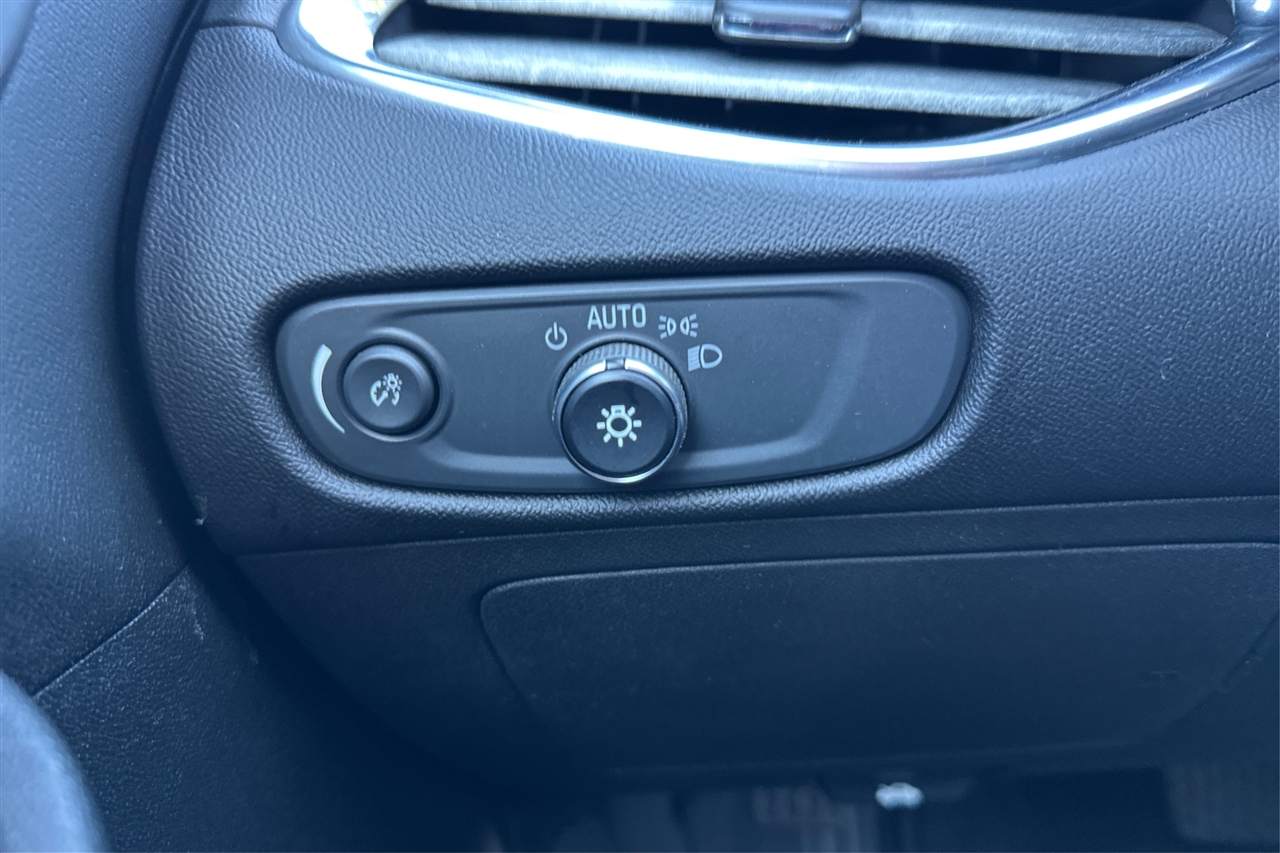 Chevrolet Malibu 4dr Sdn LT w/1LT 2018 Chevrolet Malibu 4dr Sdn LT w/1LT 2018