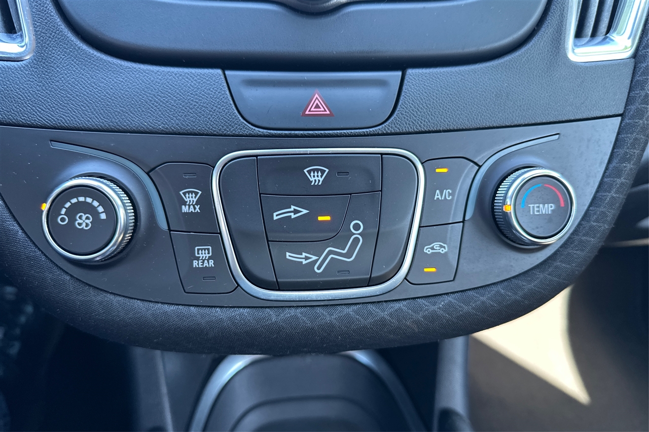 Chevrolet Malibu 4dr Sdn LT w/1LT 2018 Chevrolet Malibu 4dr Sdn LT w/1LT 2018