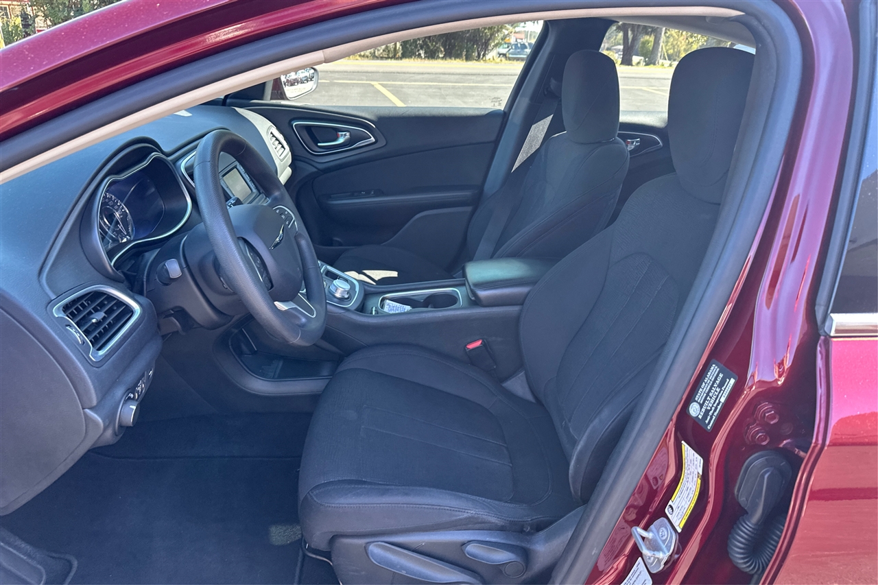 Chrysler 200 4dr Sdn Limited FWD 2016 Chrysler 200 4dr Sdn Limited FWD 2016