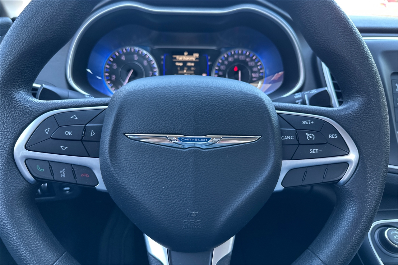 Chrysler 200 4dr Sdn Limited FWD 2016 Chrysler 200 4dr Sdn Limited FWD 2016