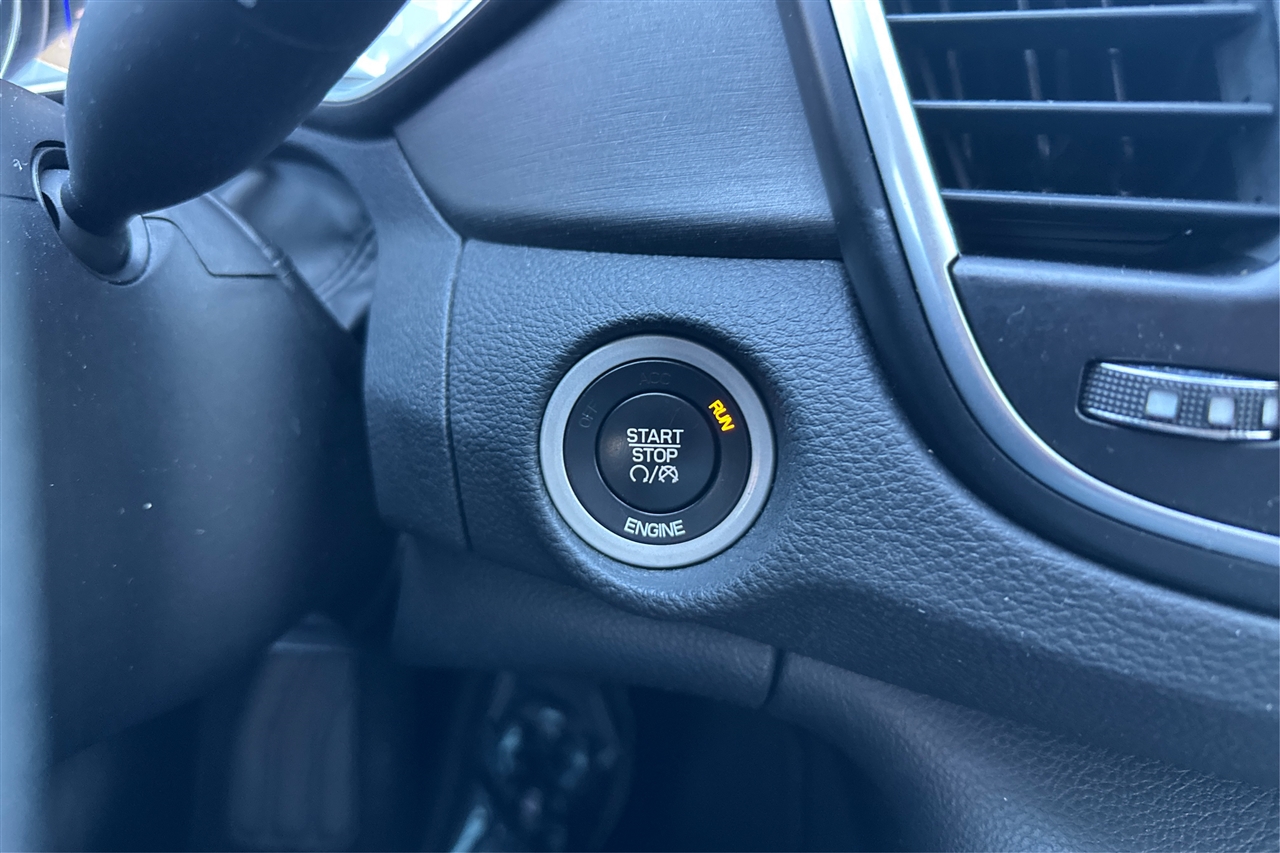 Chrysler 200 4dr Sdn Limited FWD 2016 Chrysler 200 4dr Sdn Limited FWD 2016