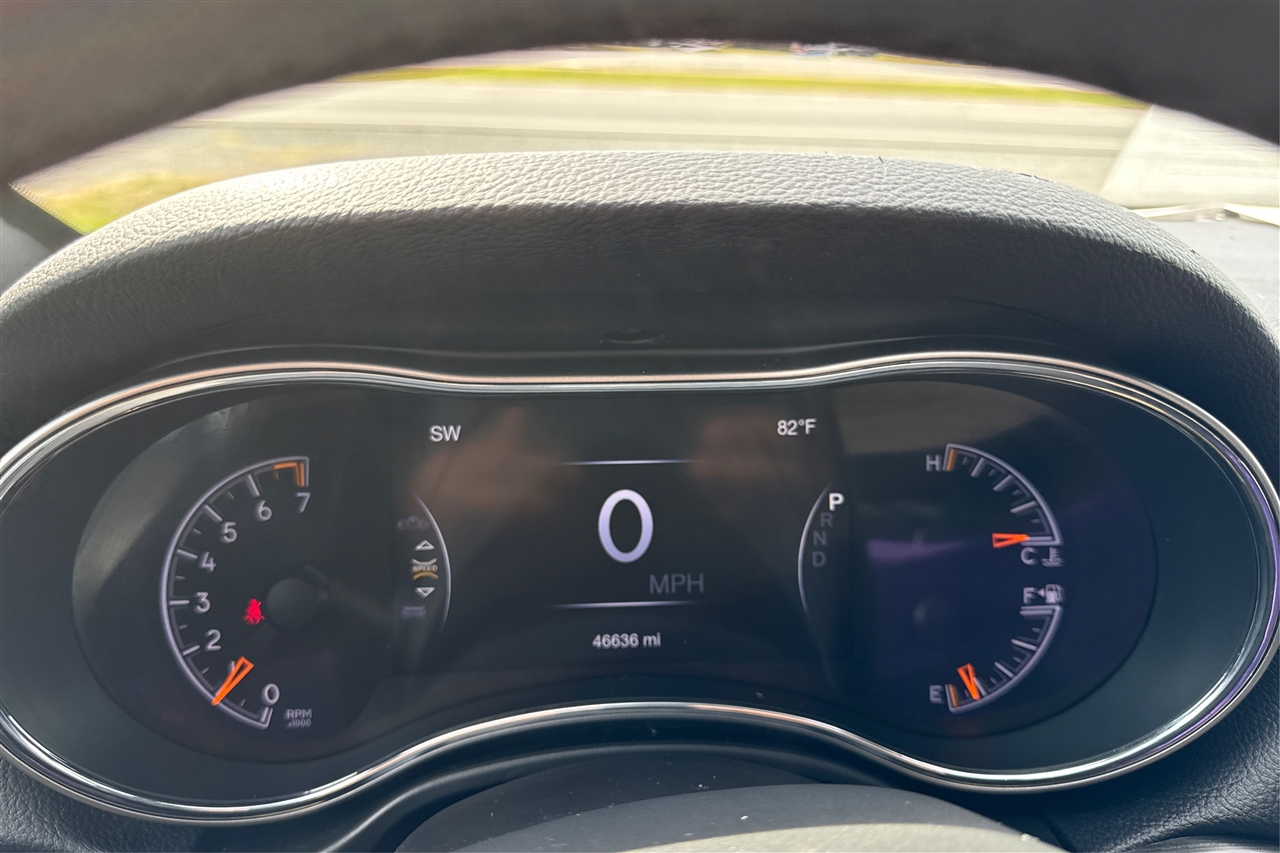 Jeep Grand Cherokee Laredo 4D SUV RWD 2021 Jeep Grand Cherokee Laredo 4D SUV RWD 2021