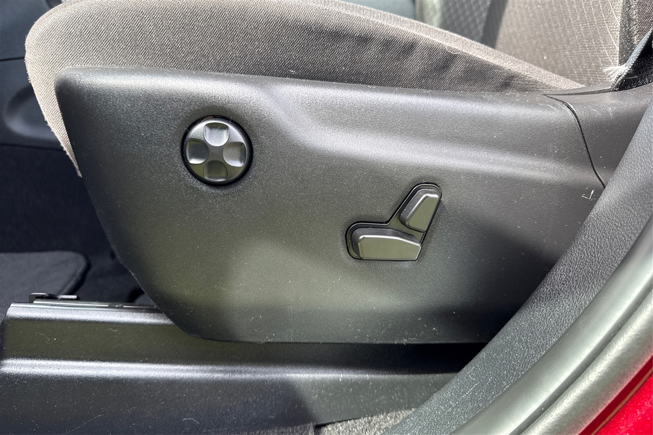 Jeep Grand Cherokee Laredo 4D SUV RWD 2021 Jeep Grand Cherokee Laredo 4D SUV RWD 2021