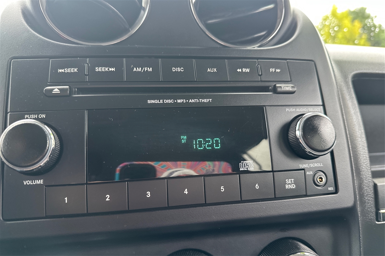 Jeep Patriot Sport 4D SUV FWD 2015 Jeep Patriot Sport 4D SUV FWD 2015