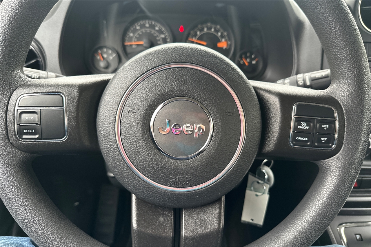 Jeep Patriot Sport 4D SUV FWD 2015 Jeep Patriot Sport 4D SUV FWD 2015